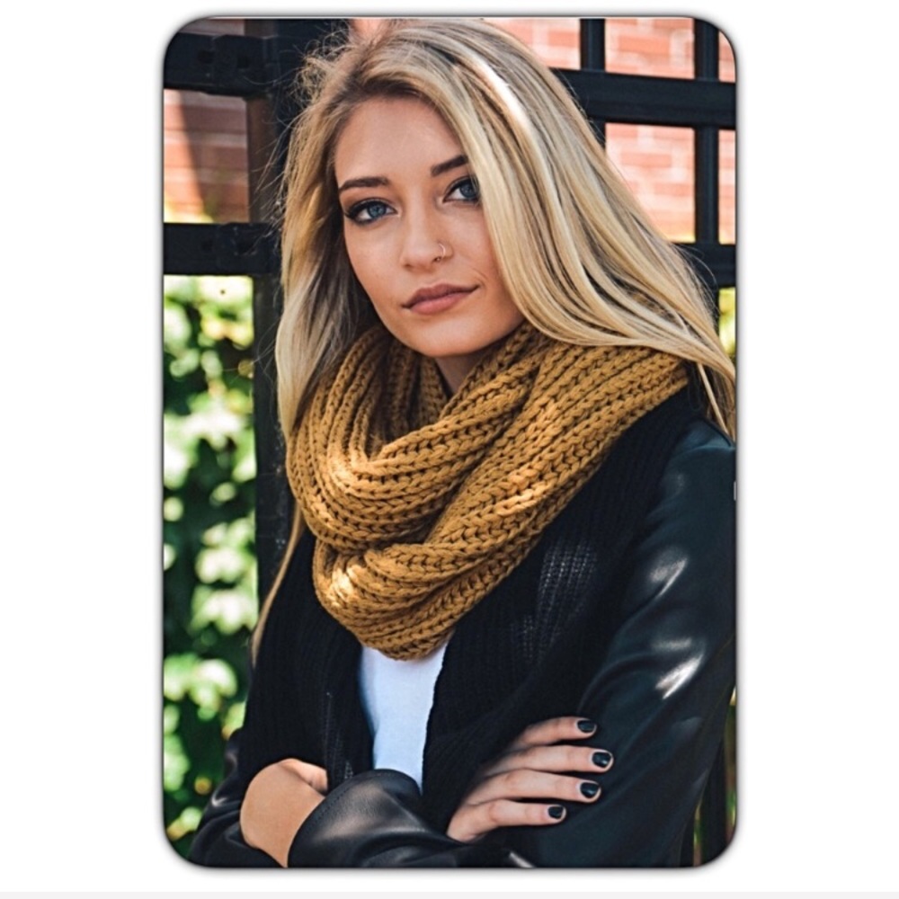 Stunning Warm Chunky Infinity Scarf NEW - Picture 3 of 4
